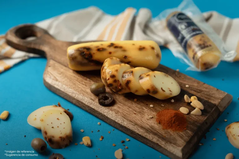Provoloncino al horno con cebolla caramelizada