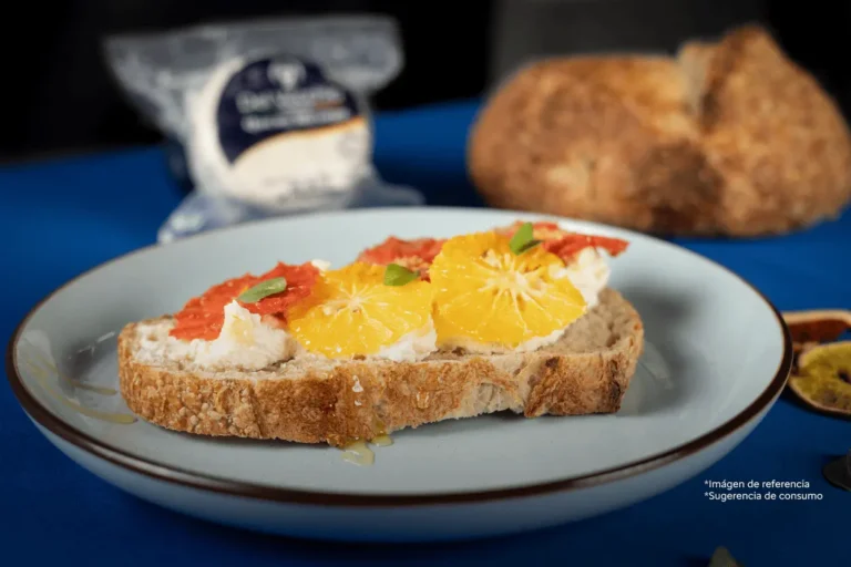 Tostada de Ricotta, Naranja y Toronja